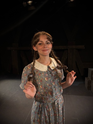 Девушка Девушка