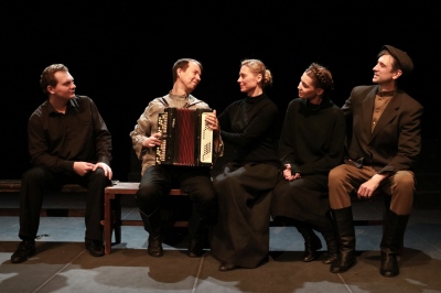 Павел — Дмитрий Романов Прасковья — Оксана Миронова-Крылова Зинаида — Александра  Поликарпова Агроном — Иван Голев