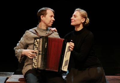 Павел — Дмитрий Романов Прасковья  — Оксана Миронова-Крылова