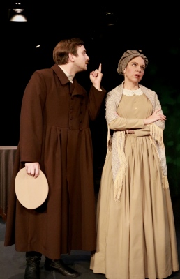 Ахов — Андрей Бирюков Круглова — Ольга Базанова